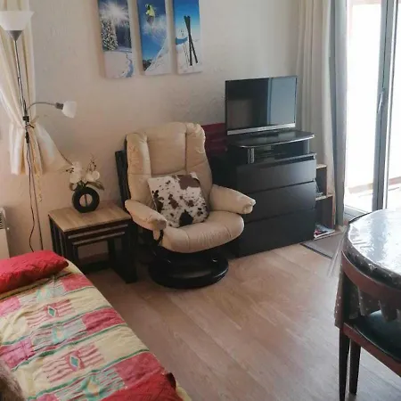 Cosy Au Pied Des Pistes Avec Parking - Fr-1-516-43