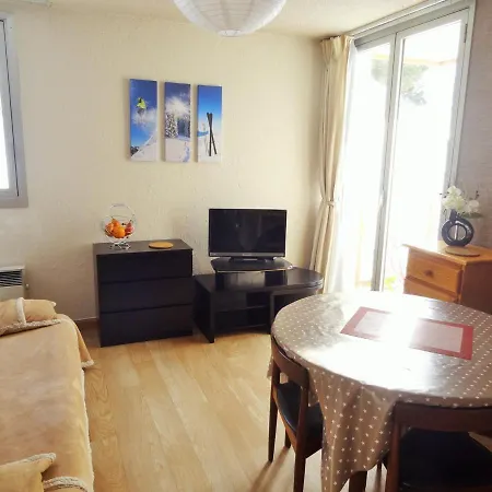 Apartment Cosy Au Pied Des Pistes Avec Parking - Fr-1-516-43 Les Deux Alpes